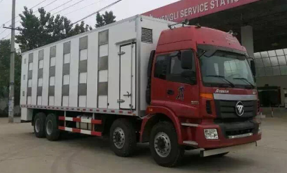9.5米福田前四后八畜禽運(yùn)輸車