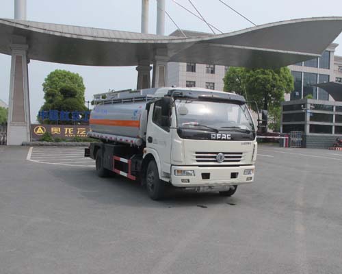 東風(fēng)多利卡8方食用油運輸車（國五） 
