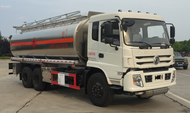 22方東風(fēng)后雙橋運(yùn)油車
